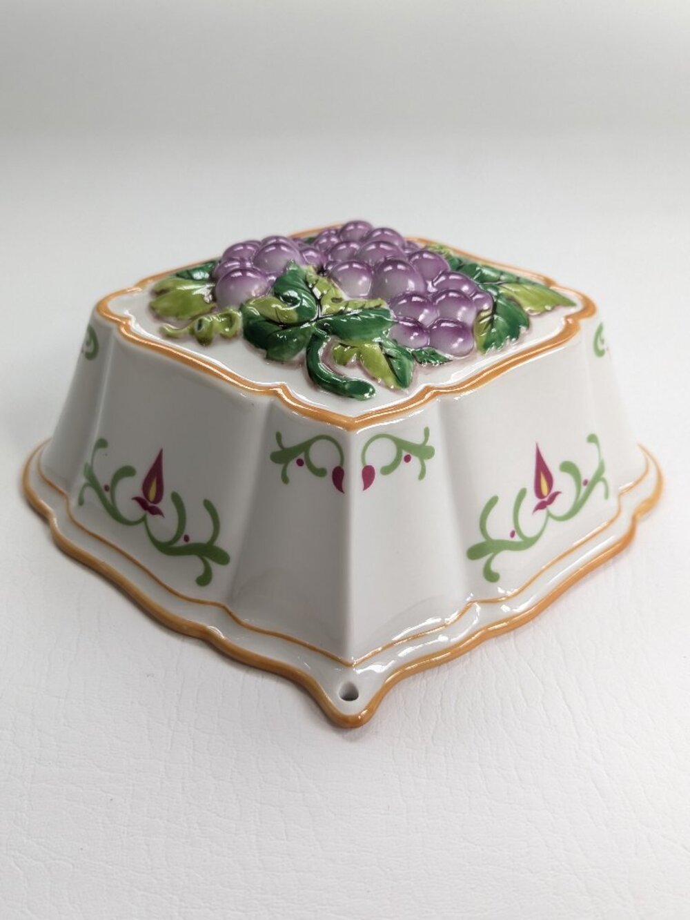 Le Cordon Bleu Franklin Mint Ceramic Grape Jello Mold - Picture 5 of 8